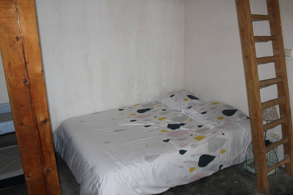 Photo of Bedroom in Villeneuve