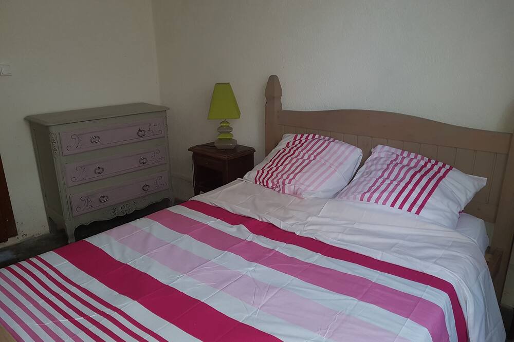 Photo of Bedroom in Villeneuve