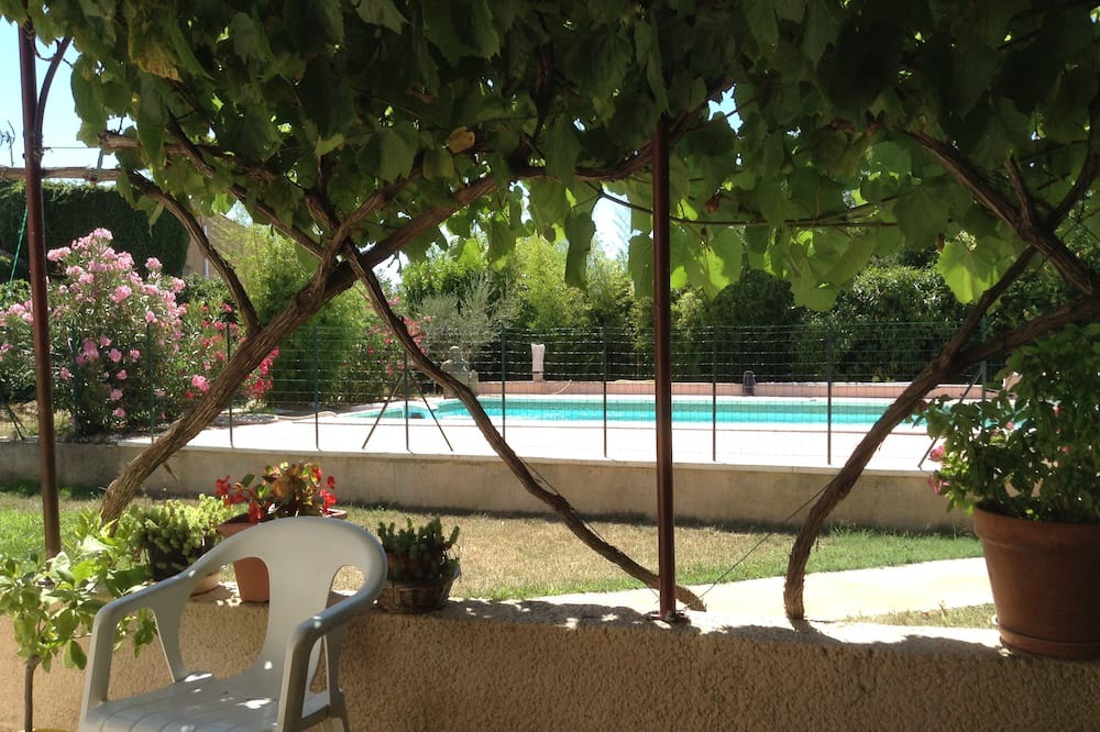 Photo of Outdoor in Violes