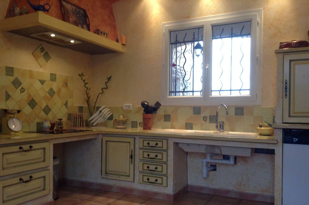 Photo of Kitchen in Violes