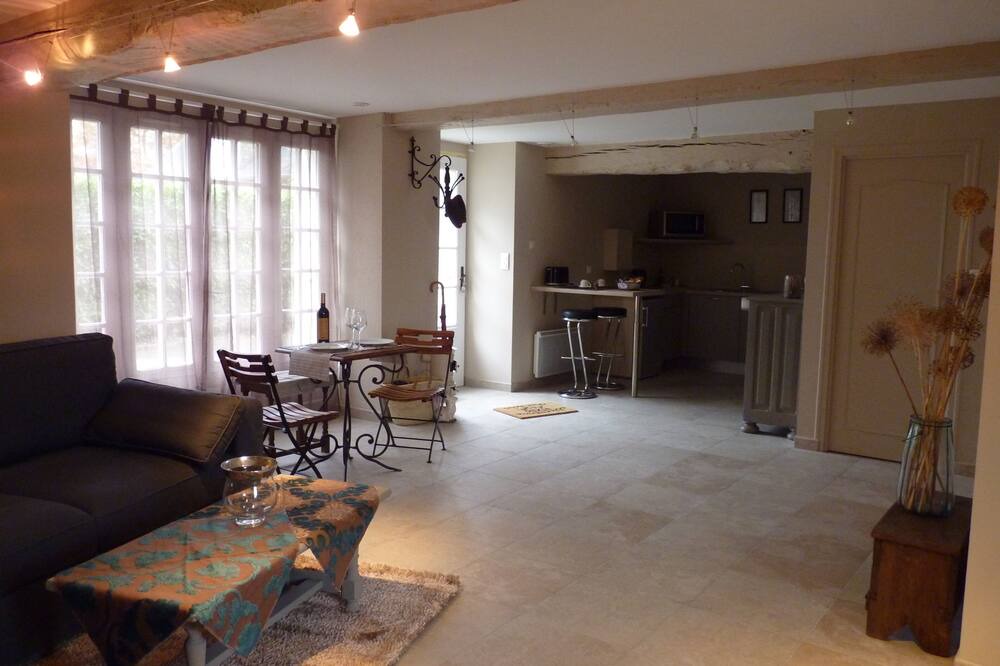 Photo of Livingroom in Saint-Etienne-en-Cogles