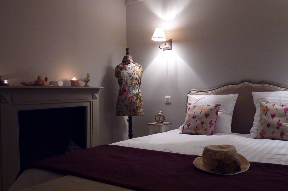 Photo of Bedroom in Saint-Etienne-en-Cogles