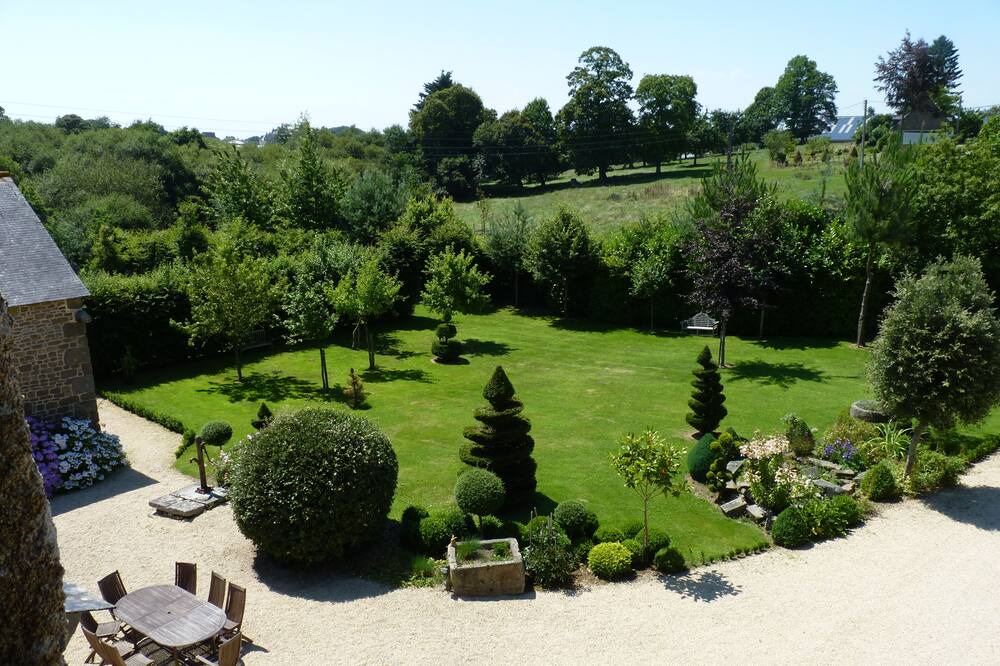 Photo of Outdoor in Saint-Etienne-en-Cogles
