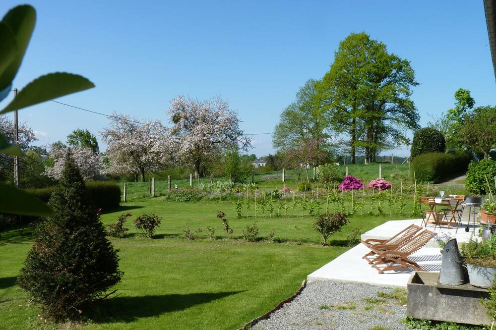 Photo of Outdoor in Saint-Etienne-en-Cogles