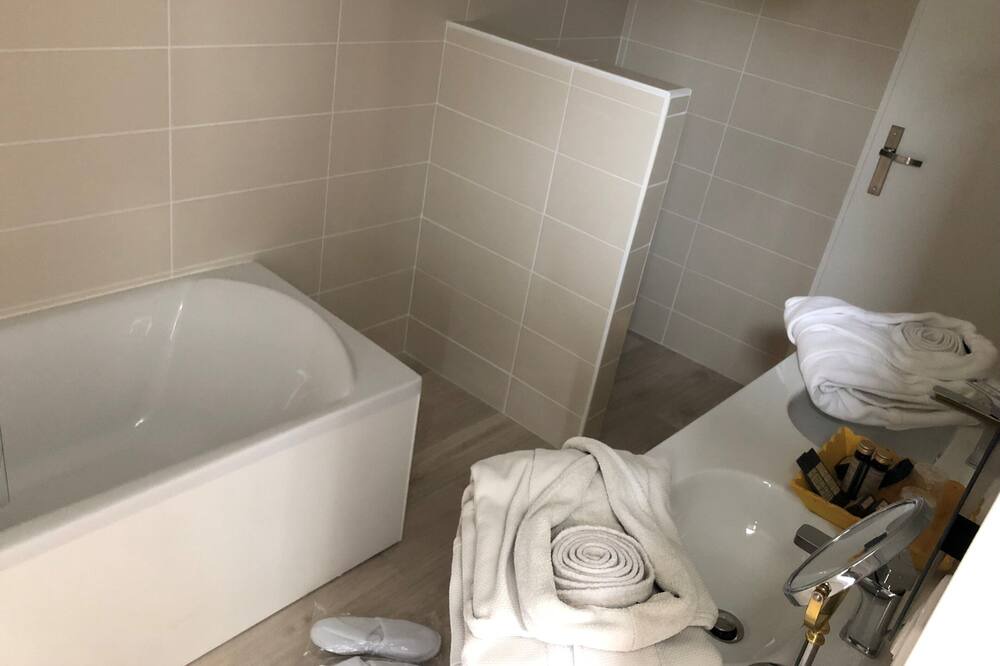 Photo of Bathroom in Azay-le-Rideau