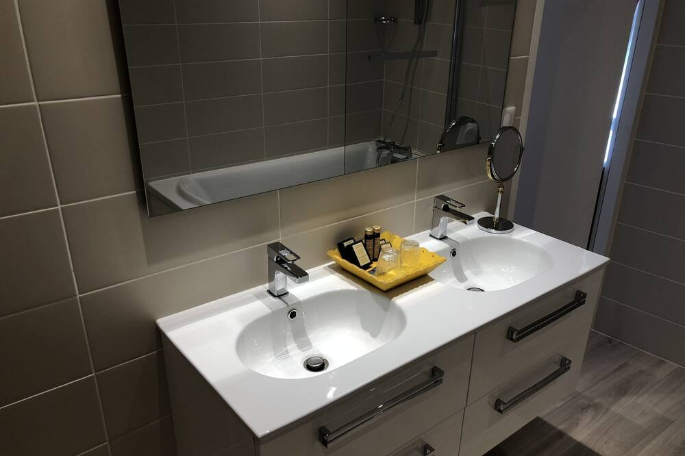 Photo of Bathroom in Azay-le-Rideau