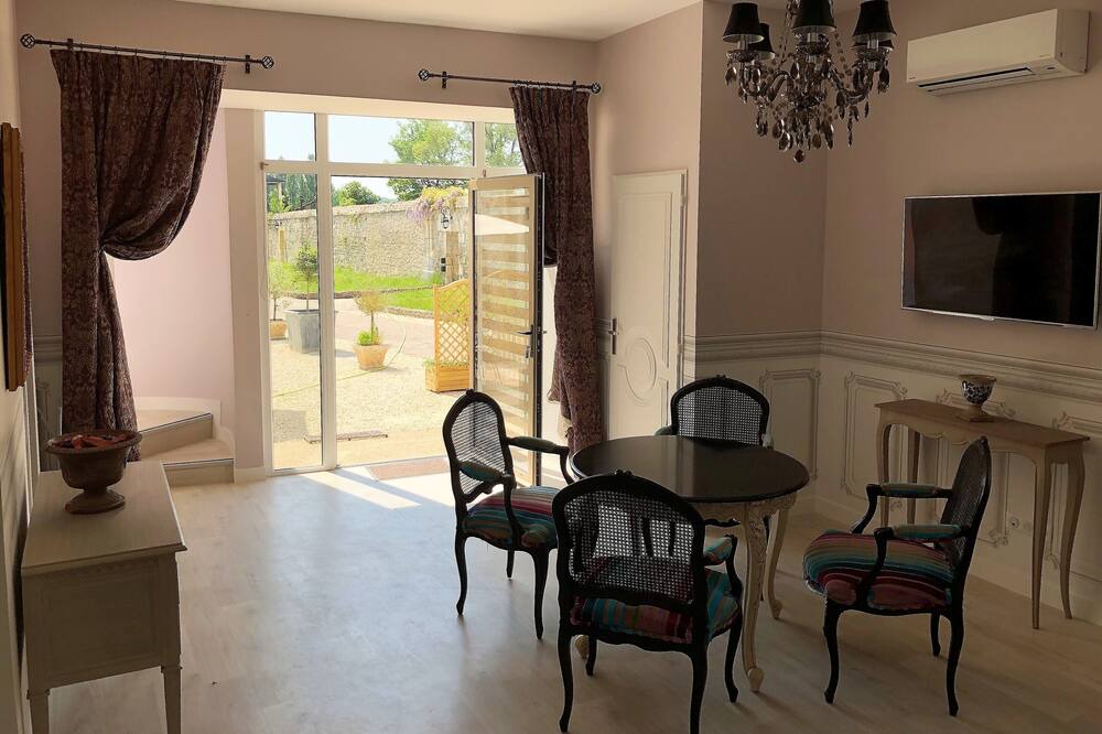 Photo of Livingroom in Azay-le-Rideau