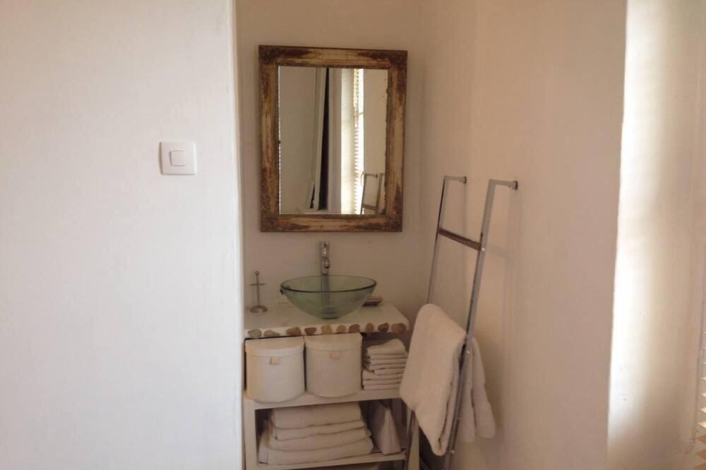 Photo of Bathroom in Valflaunes