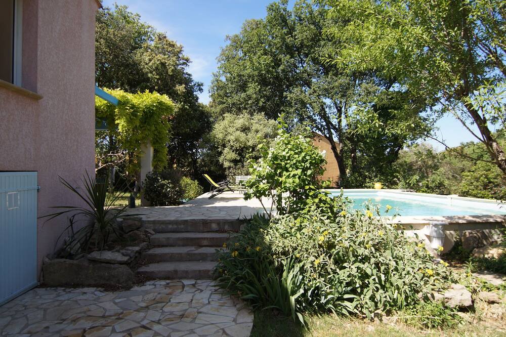 Photo of Outdoor in Aubais