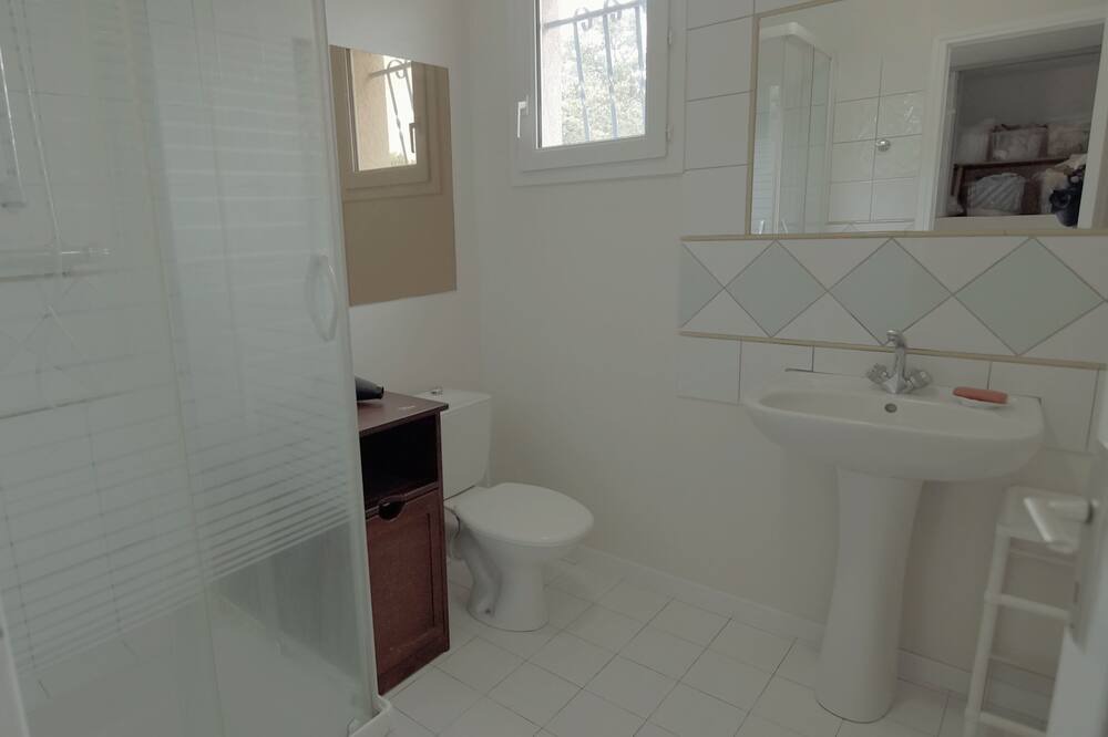 Photo of Bathroom in Aubais