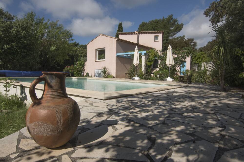 Photo of Outdoor in Aubais