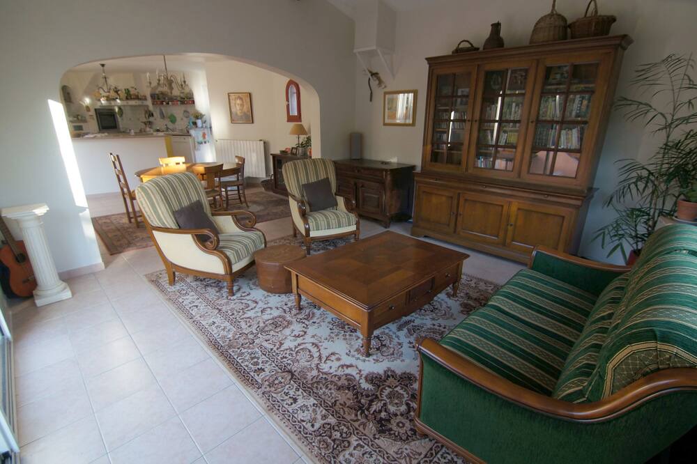 Photo of Livingroom in Aubais