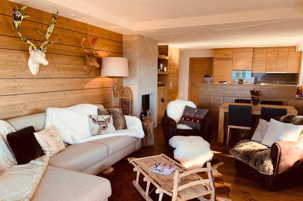 Photo of Livingroom in Lens