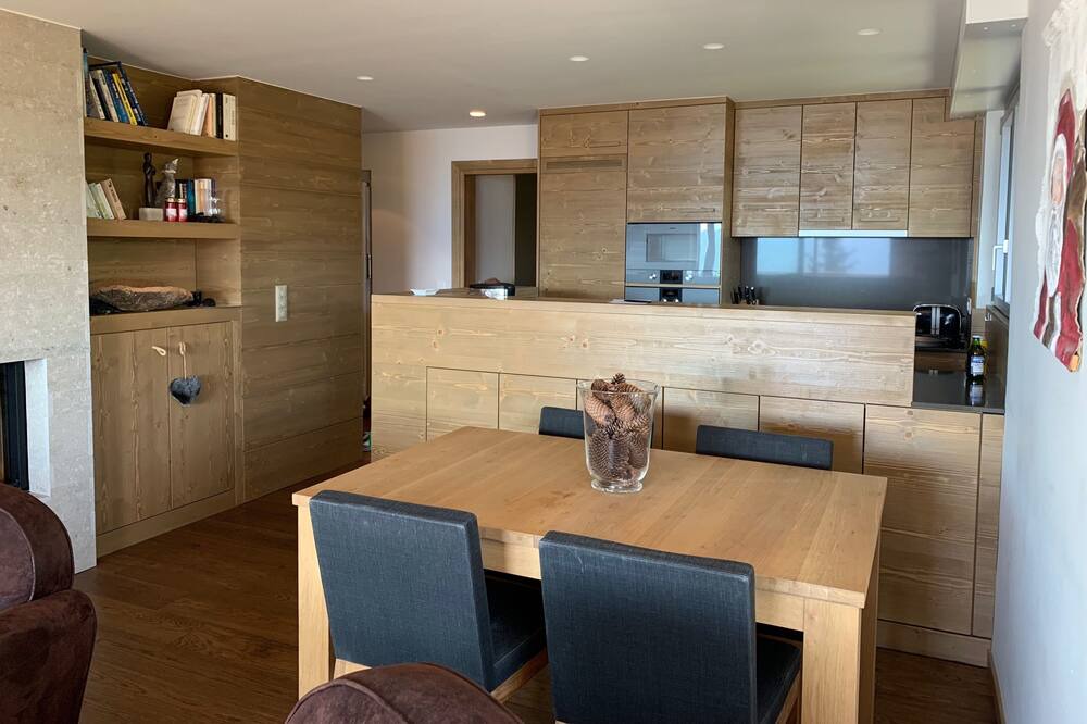 Photo of Kitchen in Lens