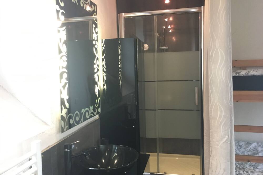 Photo of Bathroom in Thiveral-Grignon
