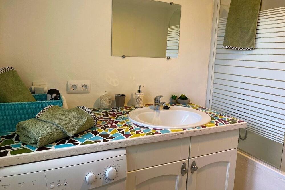Photo of Bathroom in Baillestavy