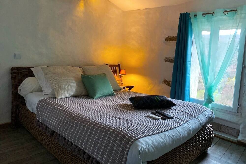 Photo of Bedroom in Baillestavy
