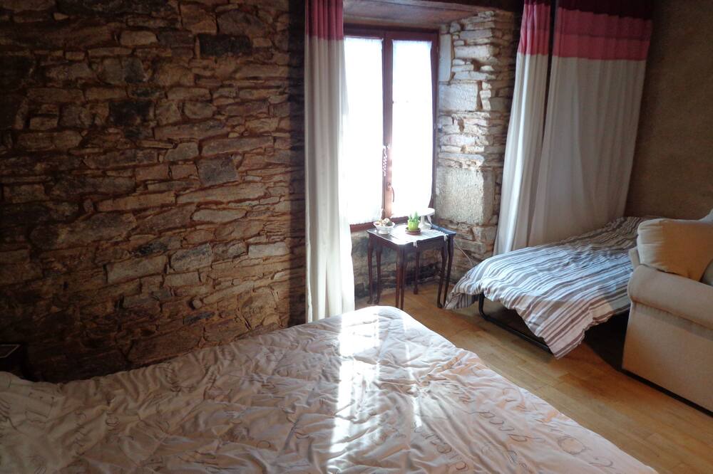 Photo of Bedroom in Mialet