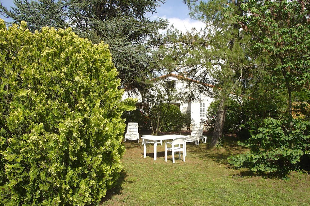 Photo of Outdoor in Saint-Jean-Pla-de-Corts