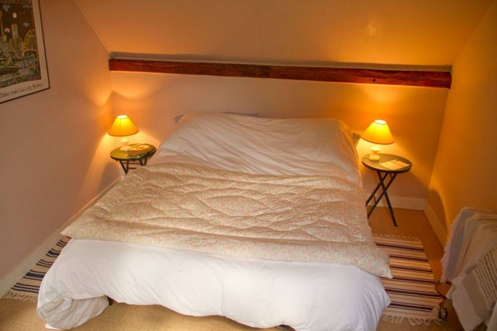 Photo of Bedroom in Ablon