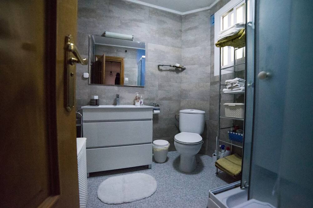Photo of Bathroom in Chantrea