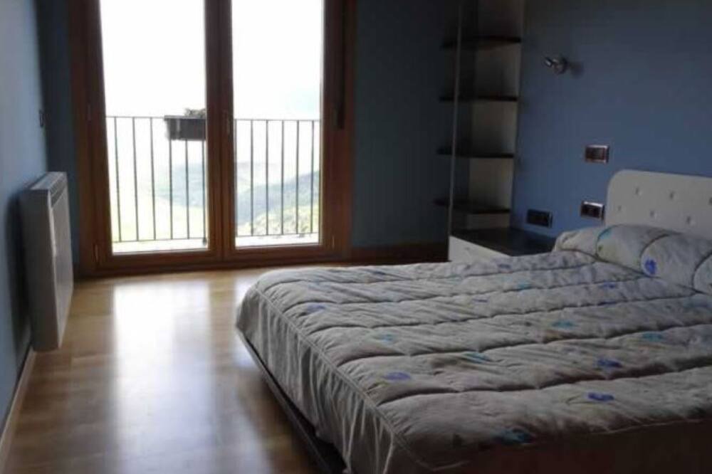 Photo of Bedroom in Montcortes