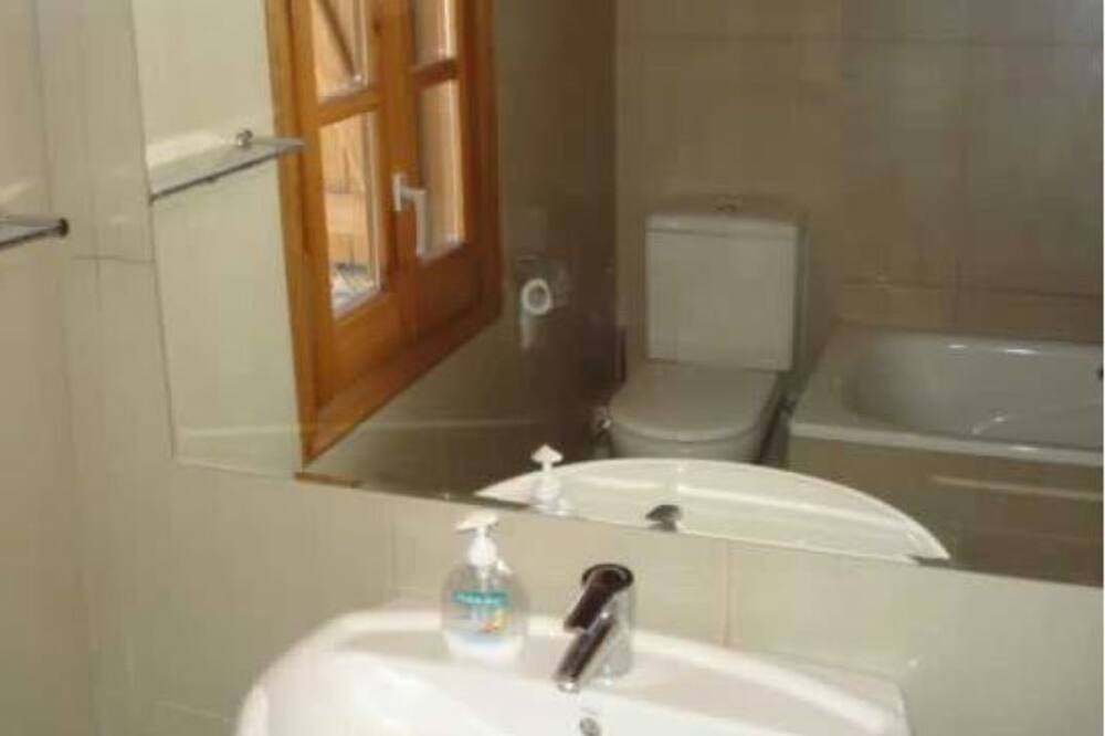 Photo of Bathroom in Montcortes