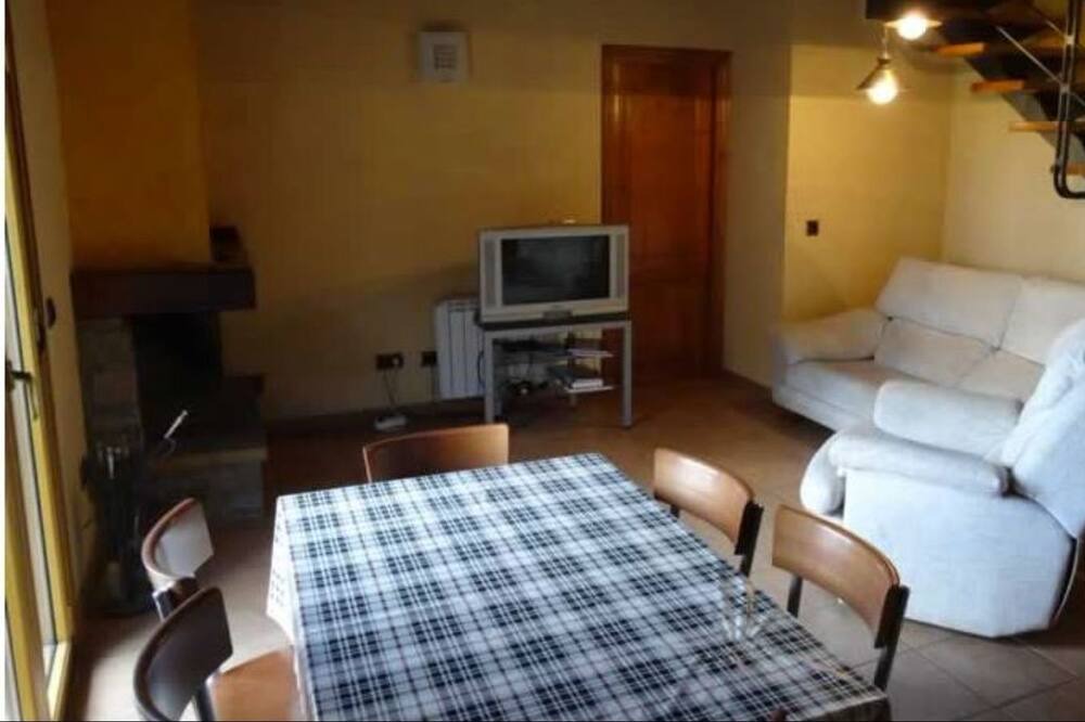 Photo of Livingroom in Montcortes