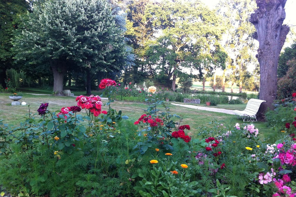 Photo of Outdoor in Pipriac