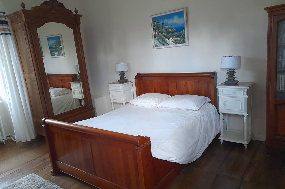Photo of Bedroom in Pipriac