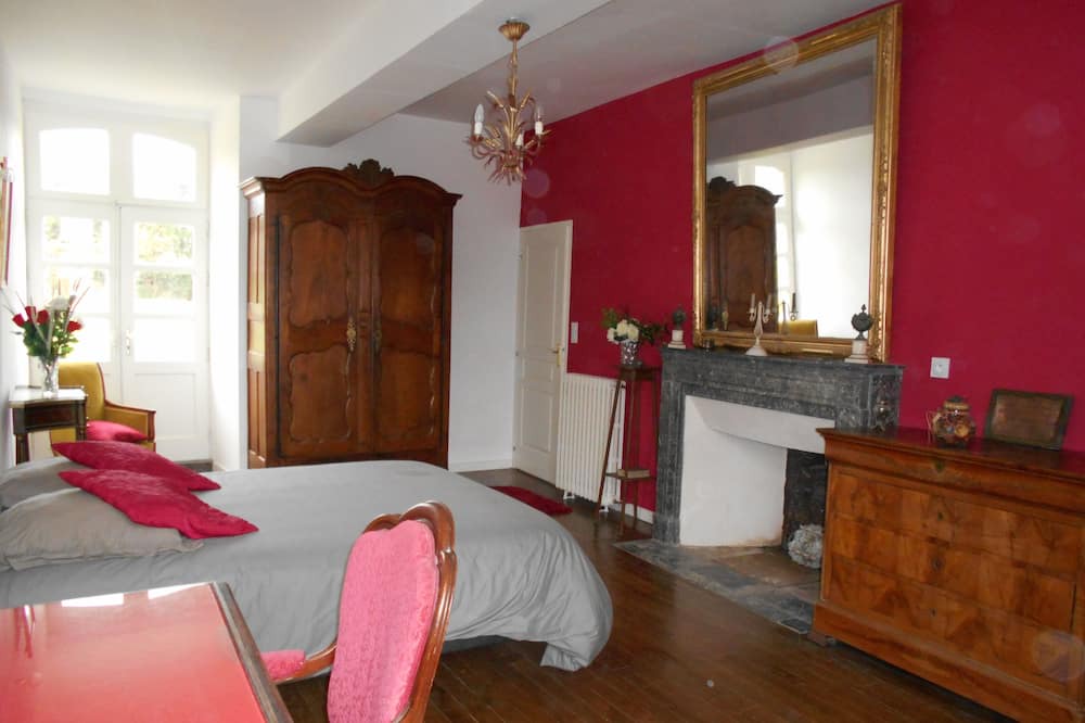Photo of Bedroom in Pipriac
