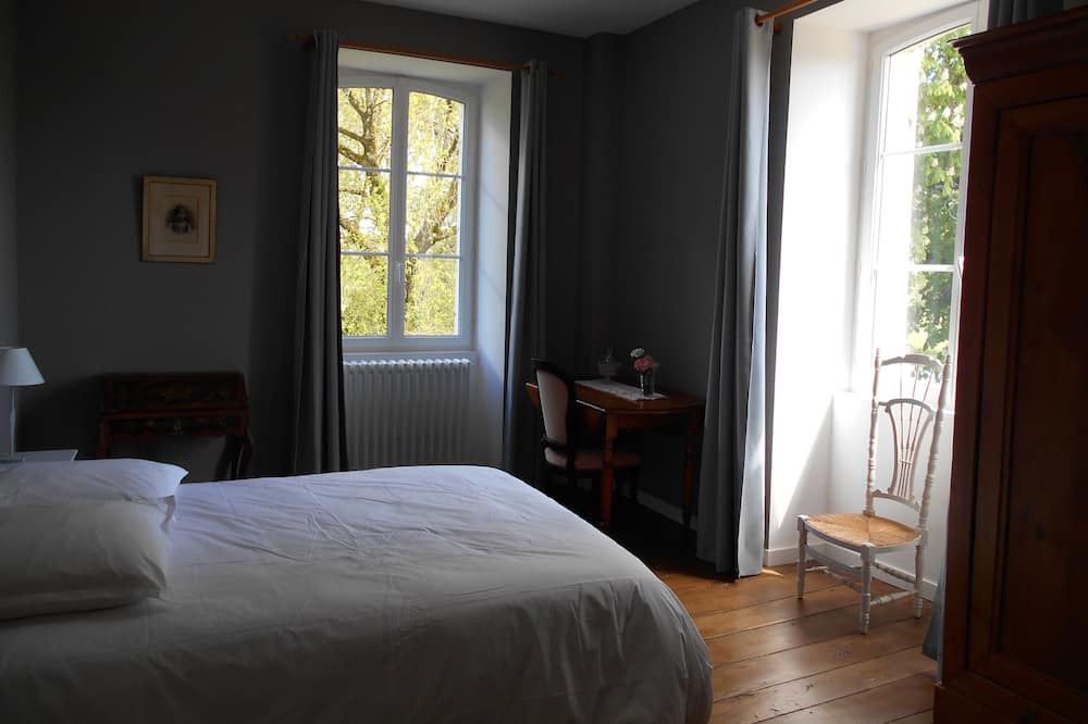 Photo of Bedroom in Pipriac