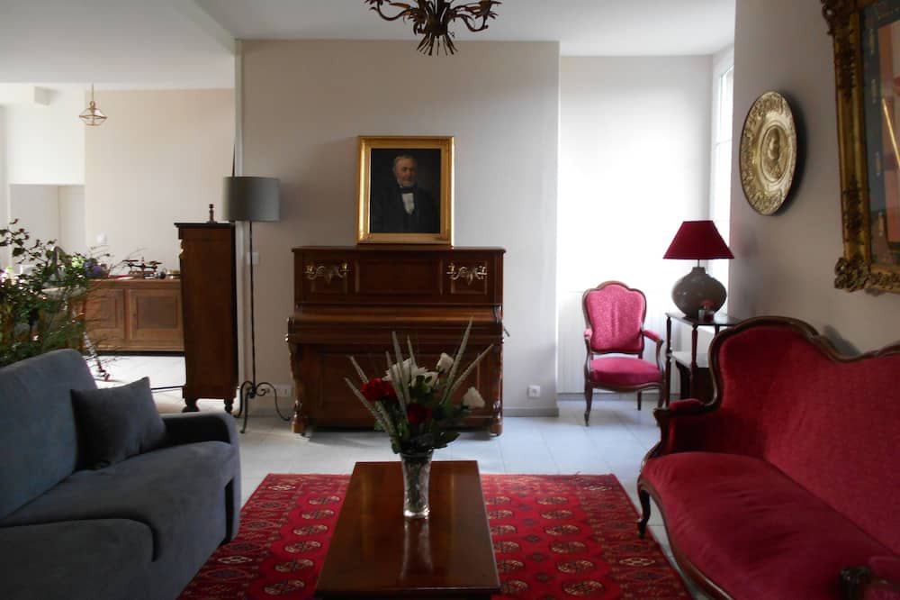 Photo of Livingroom in Pipriac