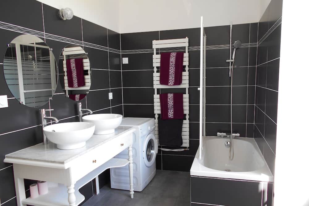 Photo of Bathroom in Pipriac