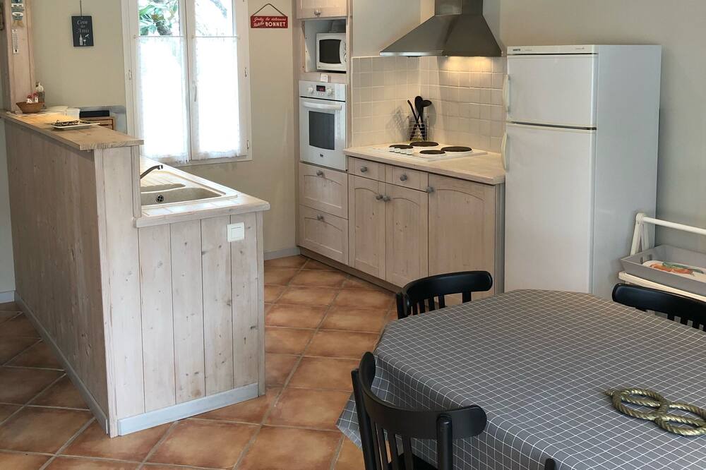 Photo of Kitchen in Les Portes-en-Re