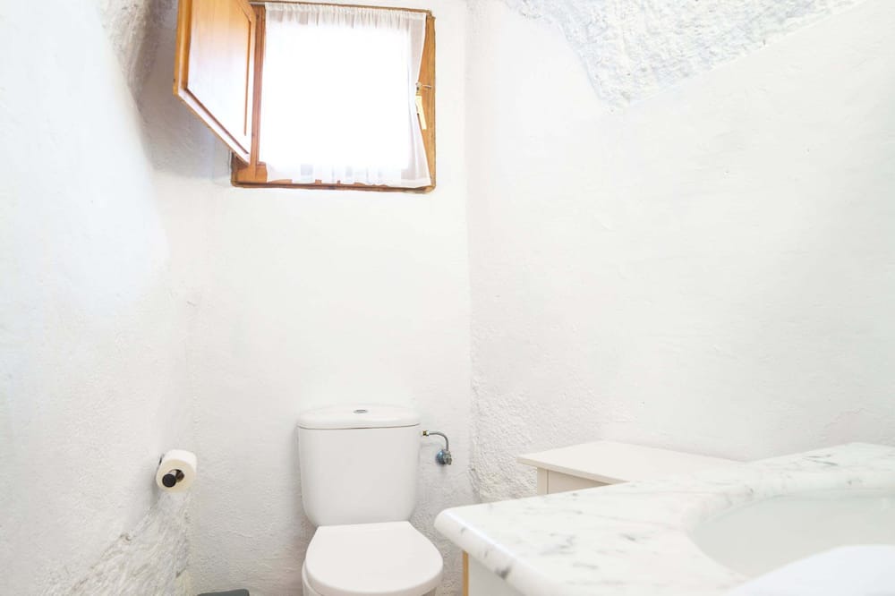 Photo of Bathroom in Valtierra
