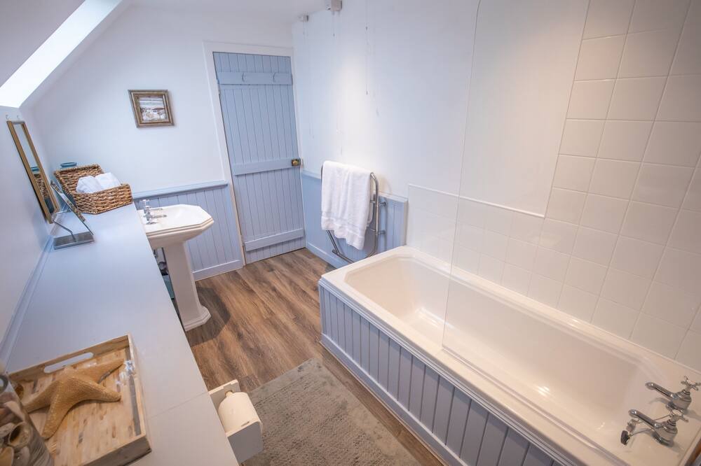 Photo of Bathroom in Portnahaven