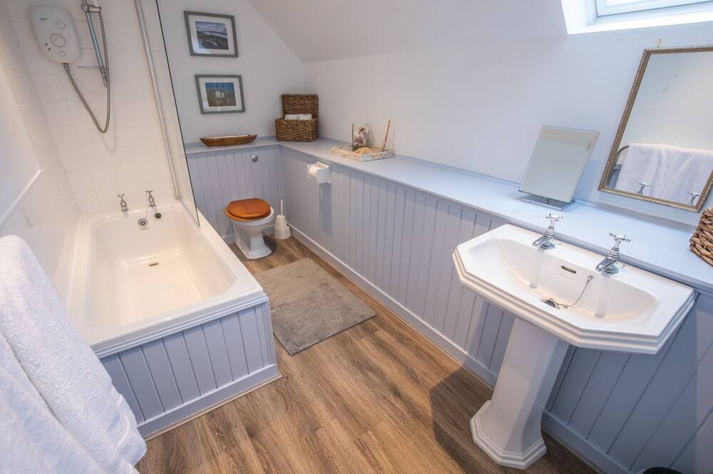 Photo of Bathroom in Portnahaven