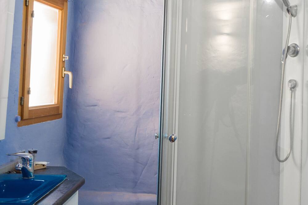 Photo of Bathroom in Valtierra