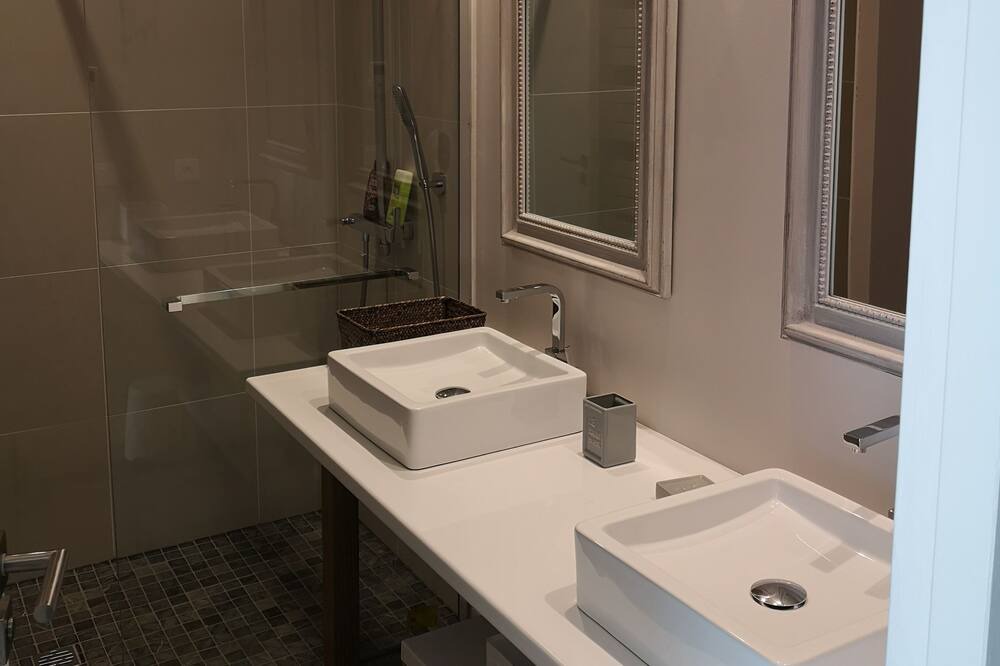 Photo of Bathroom in Lit-et-Mixe