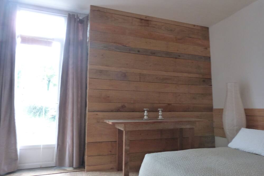 Photo of Bedroom in Laval-Roqueceziere
