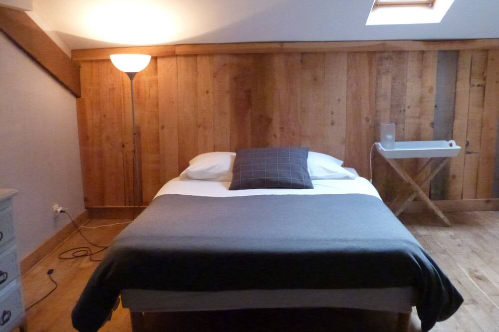 Photo of Bedroom in Laval-Roqueceziere