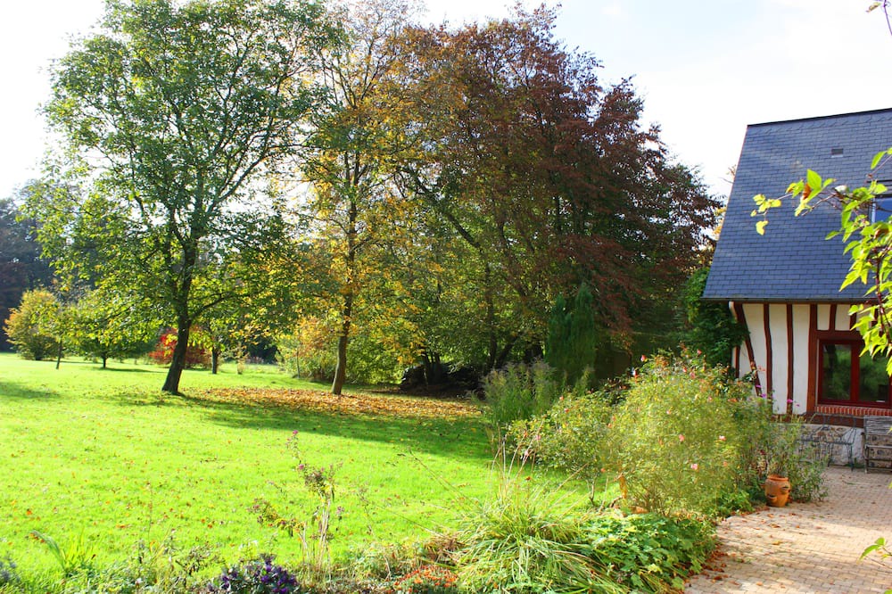 Photo of Outdoor in Touffreville-la-Corbeline