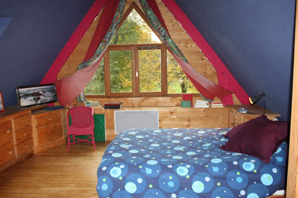 Photo of Bedroom in Touffreville-la-Corbeline