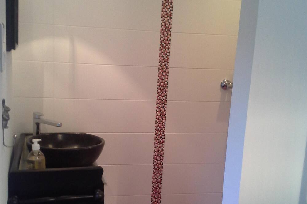 Photo of Bathroom in Villefranche-de-Rouergue