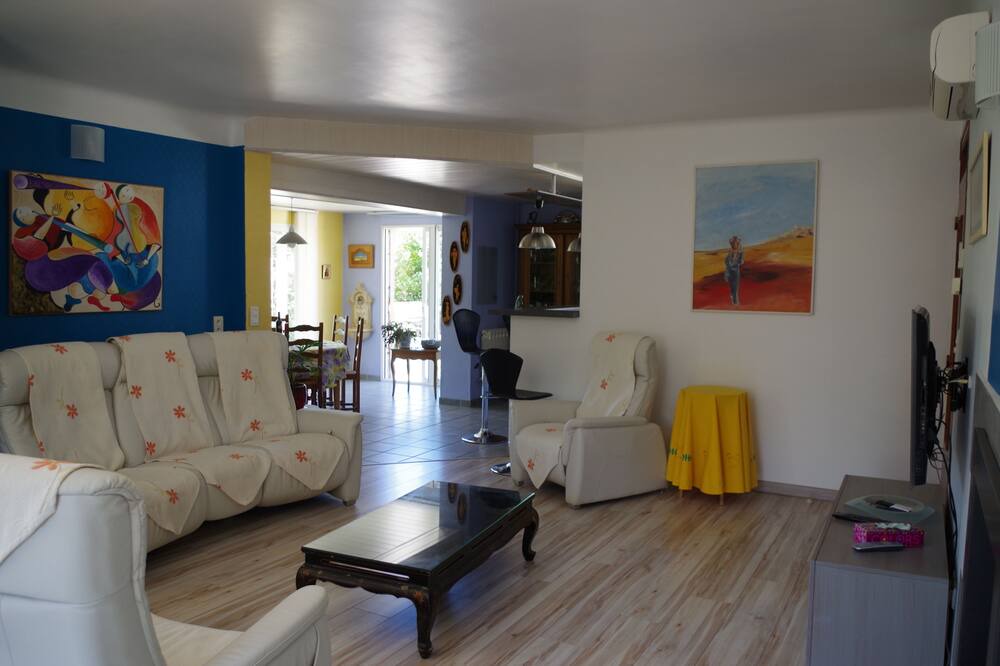 Photo of Livingroom in Sarrians