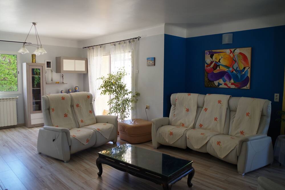 Photo of Livingroom in Sarrians
