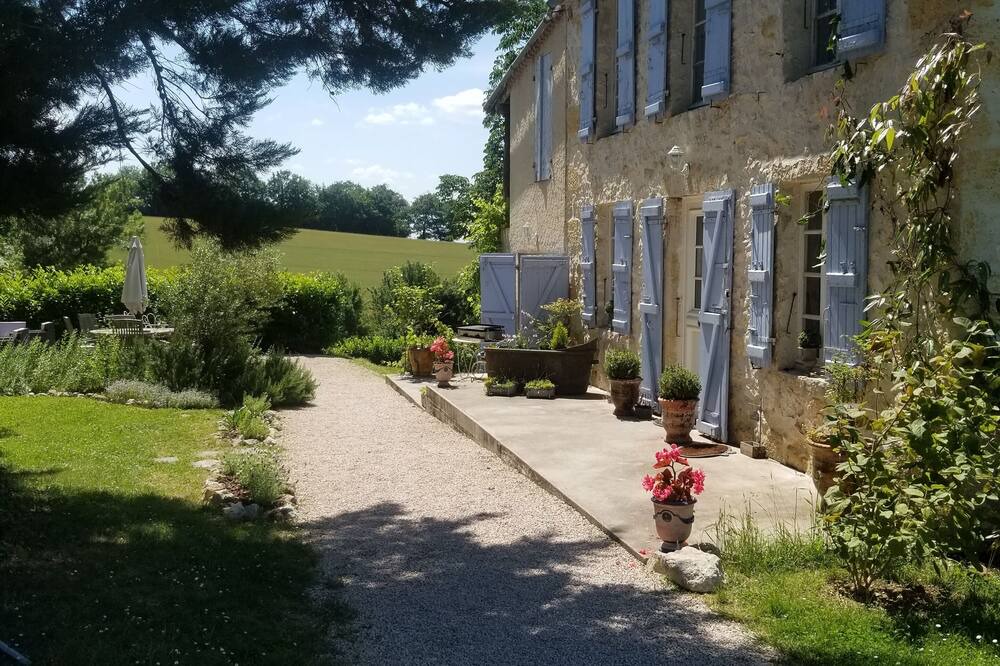 Photo of Outdoor in Saint-Puy