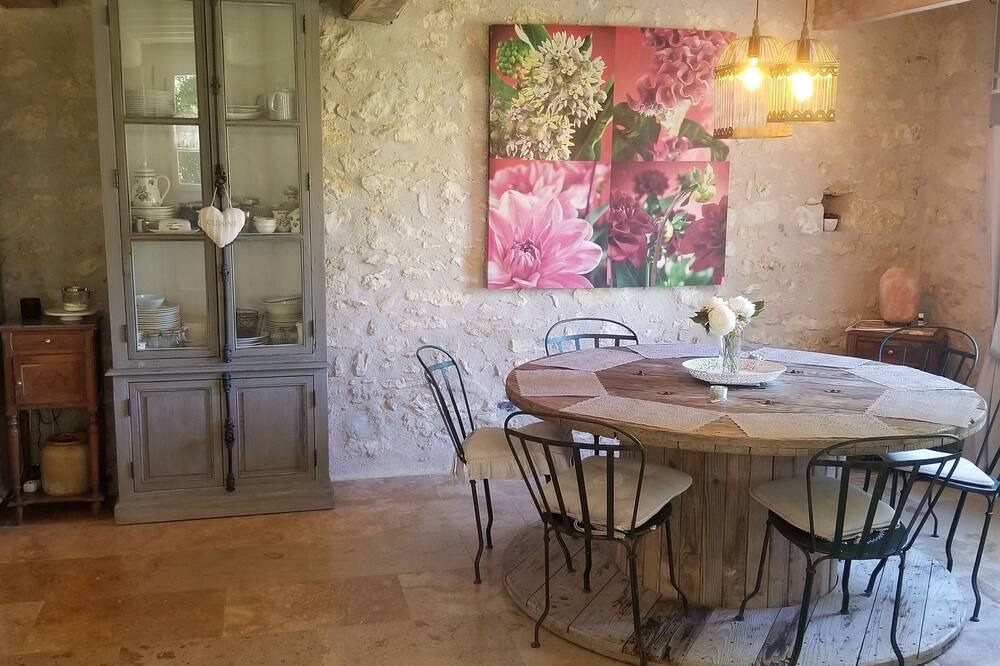 Photo of Kitchen in Saint-Puy