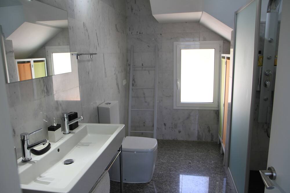 Photo of Bathroom in Port de la Selva